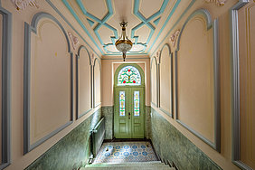 Villa Pitroff, Hauseingang mit ornamentalem Steinzeugbelag